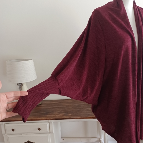 {REB in J} Cardigan in Maroon - Picture 3 of 5